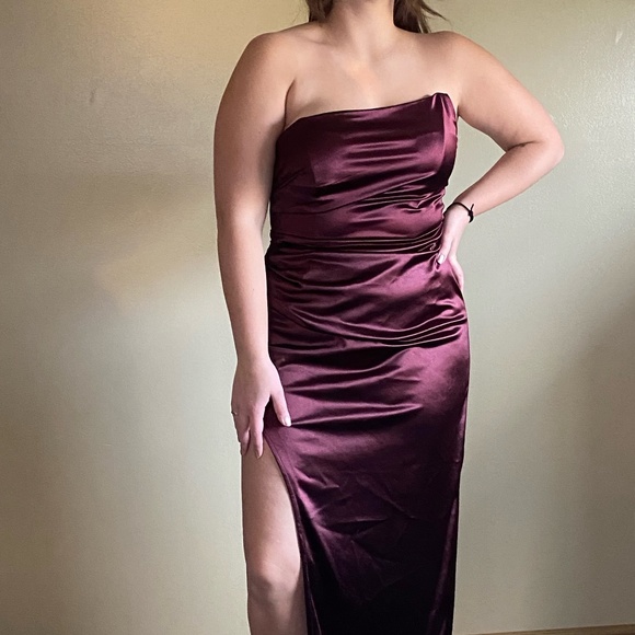 Strapless Maroon Red Windsor Gown NWT - Picture 4 of 8